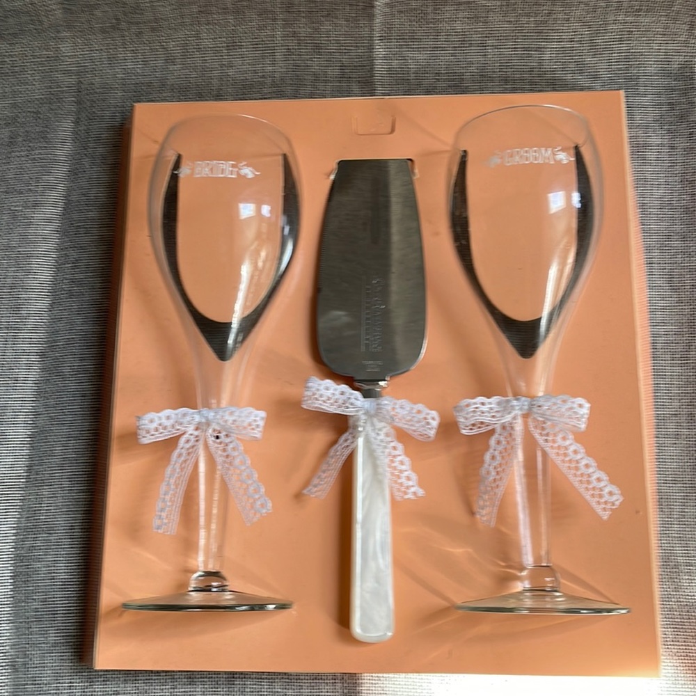 Vintage champagne wedding set - bride groom glasses & cake knife. All new in box